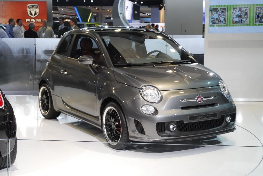  Fiat 500 BEV 2010 года  (фото 5 из 26)